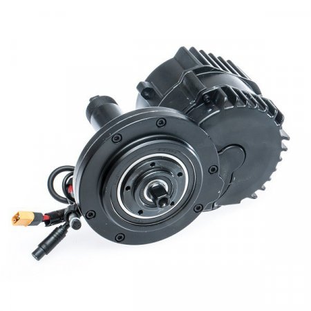 Motor power 1000W, capacity of a smaller bag battery 13Ah range of up to 100 km