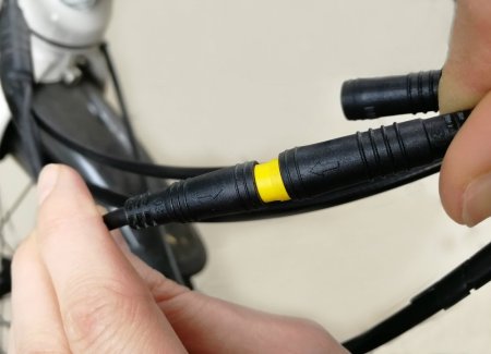 Akcelerační grip half twist pro středové pohony