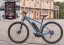 SADA COMFORT PRO BĚŽNOU CYKLISTIKU - Výkon pohonu: Standardní 250W, Dojezd a umístění baterie: Na rám, dojezd až 130 km (13Ah, 468Wh), Rychlost nabíjení: Standardní nabíjení 2 A, Typ displeje: Pokročilý LCD C18 barevný s USB výstupem