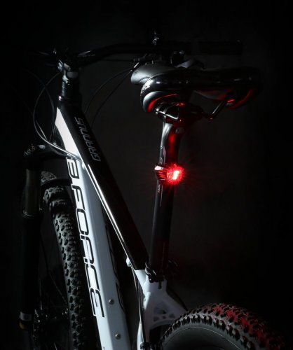 Rear light FORCE CRYSTAL 30LM, 3x LED, battery