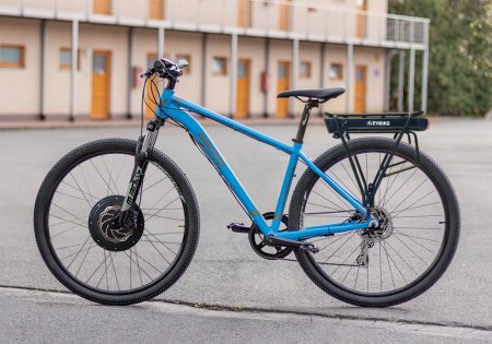SET CITY POWER - Motor power: 750W, Motor location: In the front wheel, rim size 28 ", Battery range and location: Rear carrier, range up to 140 km (13Ah 624Wh), Charging speed: Faster 5 A