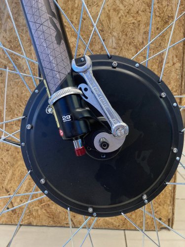 Anti-slip ratchet on the front wheel