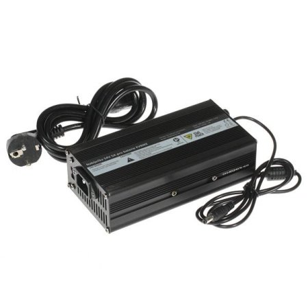 Motor power 250W, rack battery capacity 15,6Ah with a range of up to 120 km