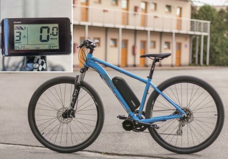 SADA EXTREME PRO NEJNÁROČNĚJŠÍ JEZDCE - Výkon pohonu: Nejvýkonnější 1000W, Dojezd a umístění baterie: Na rám, dojezd až 180 km (19,2Ah 922 Wh), Rychlost nabíjení: O polovinu rychlejší nabíjení 5 A, Typ displeje: Základní LCD C961
