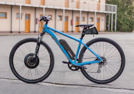 SET CITY POWER - Motor power: 750W, Motor location: In the front wheel, rim size 28 ", Battery range and location: Smaller frame, range up to 140 km (13Ah 624Wh), Charging speed: Standard 2 A